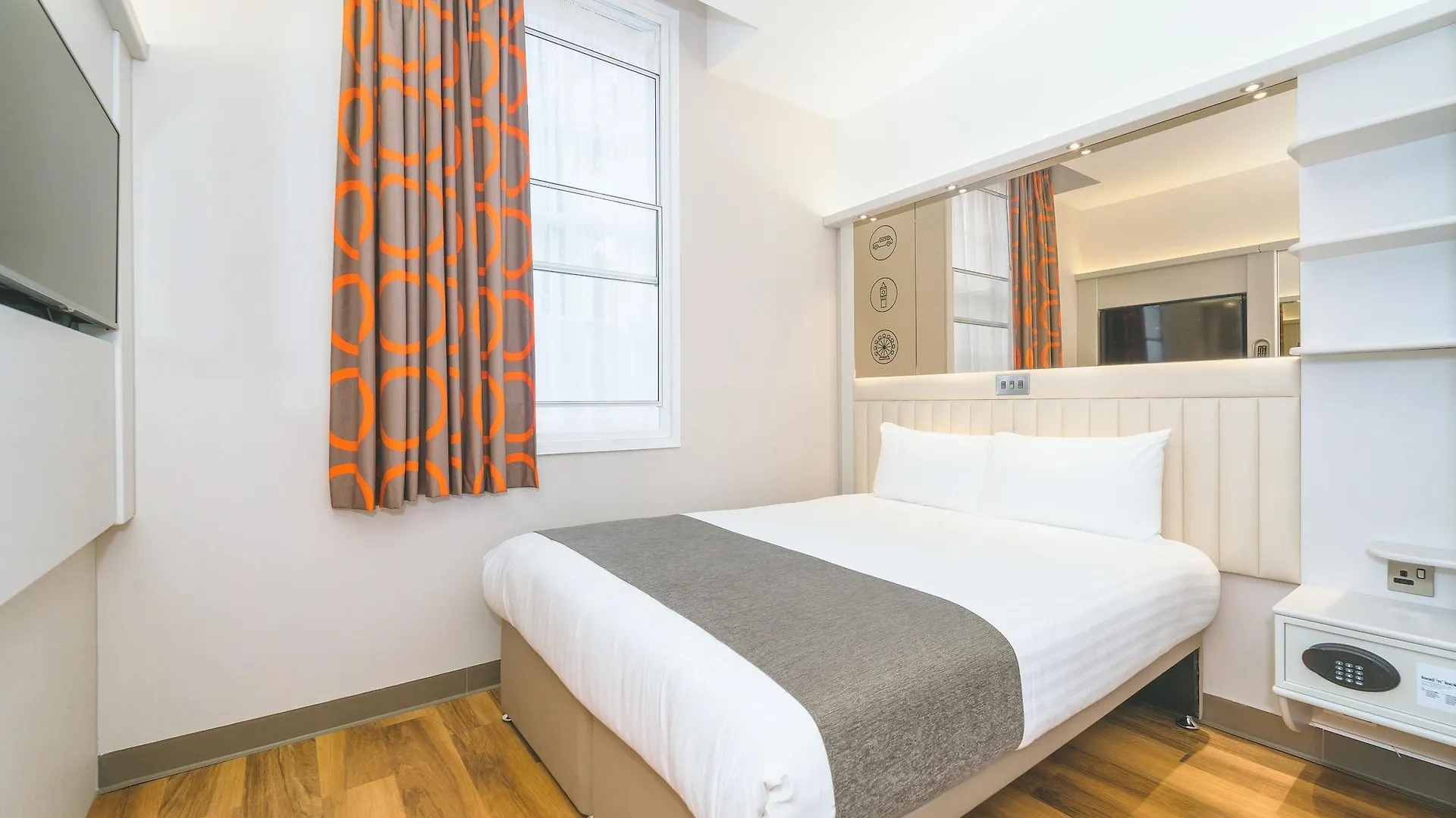 Point A Hotel London Canary Wharf 3*,  United Kingdom