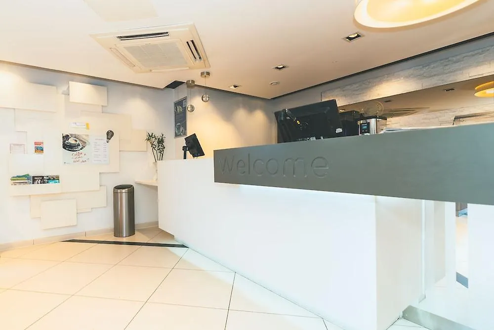 ***  Point A Hotel London Canary Wharf United Kingdom