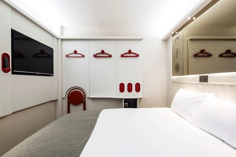 Point A Hotel London Canary Wharf 3*,