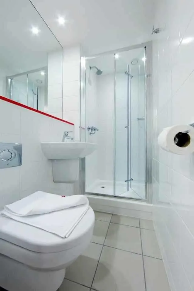 Point A Hotel London Canary Wharf 3*,